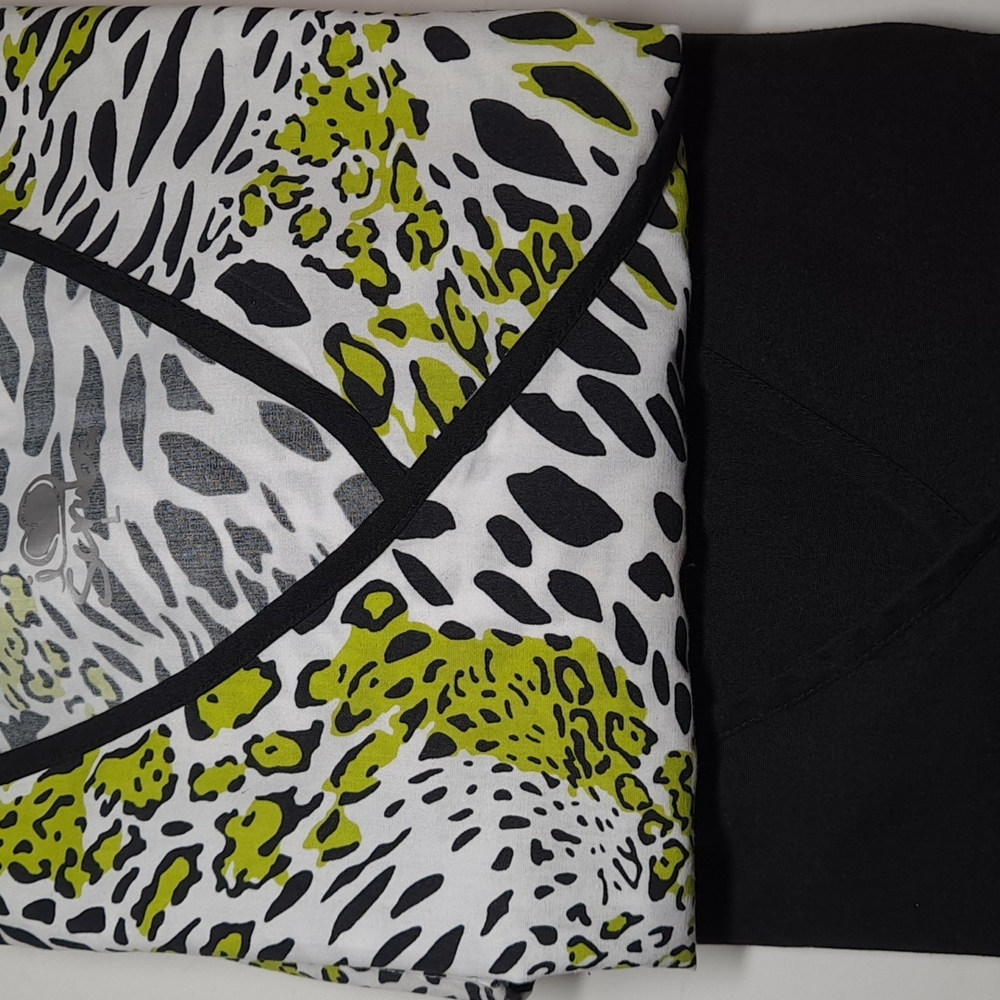2 SCRUB TOPS * LIKE NEW * LARGE